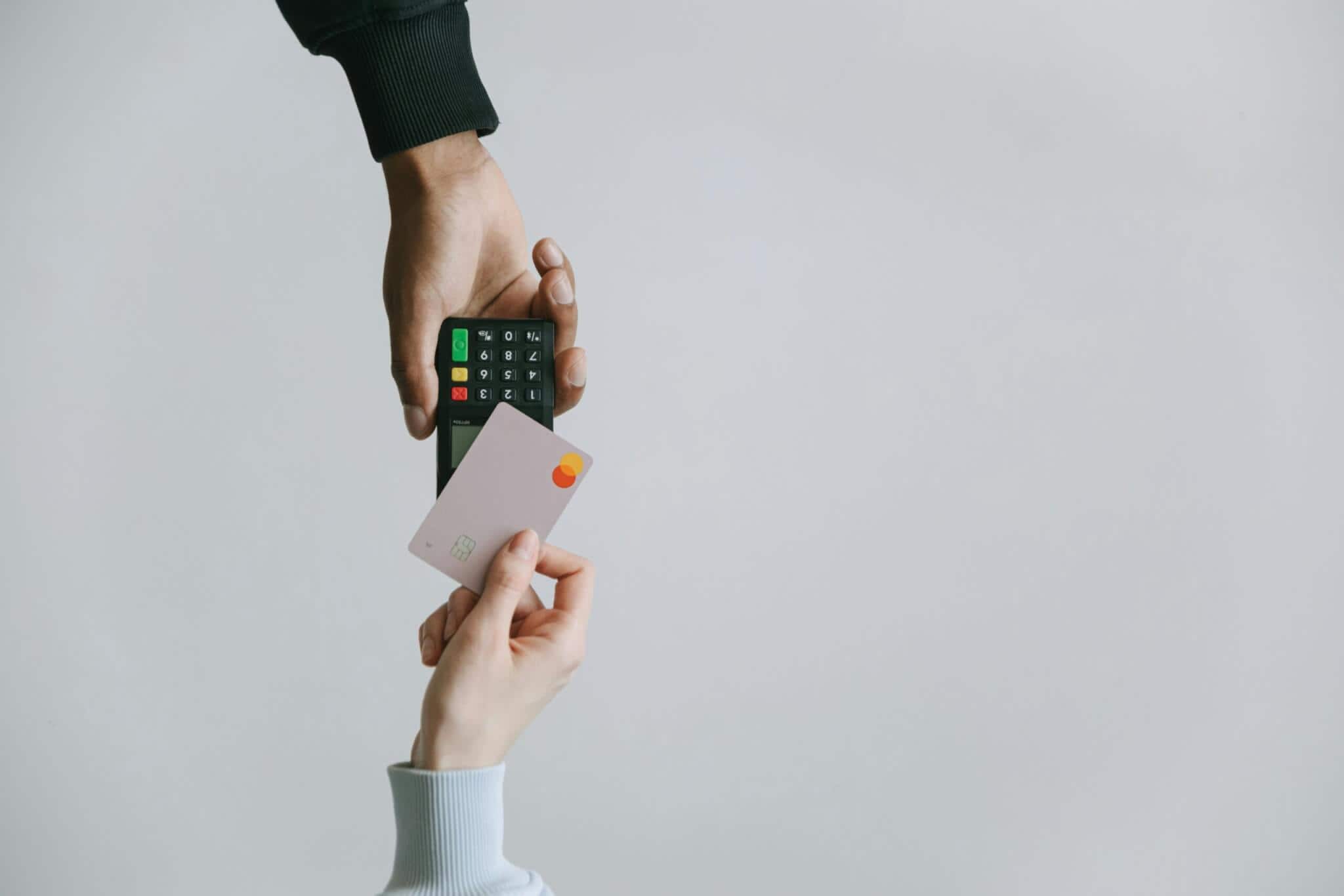 Business Line of Credit vs. Credit Card: How to Choose the Right Option