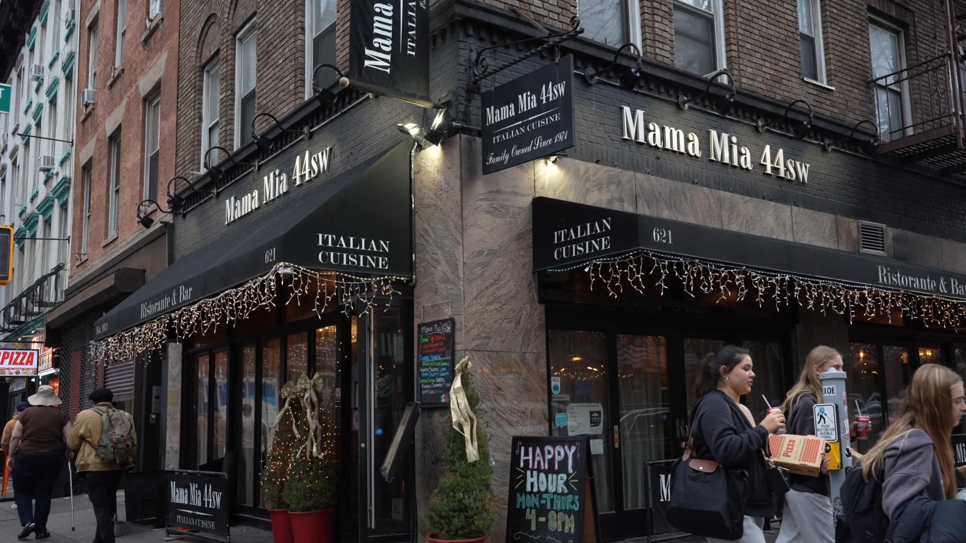 Mama Mia 44SW: Covering Year-End Payroll at a Family Restaurant